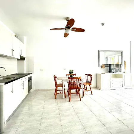 Bonito Apartamento En Playa Paraiso, Tenerife Sur Apartman *